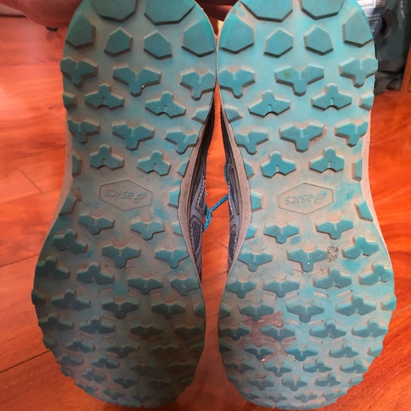 ASICS women’s trail running shoes - Picture 6 of 7